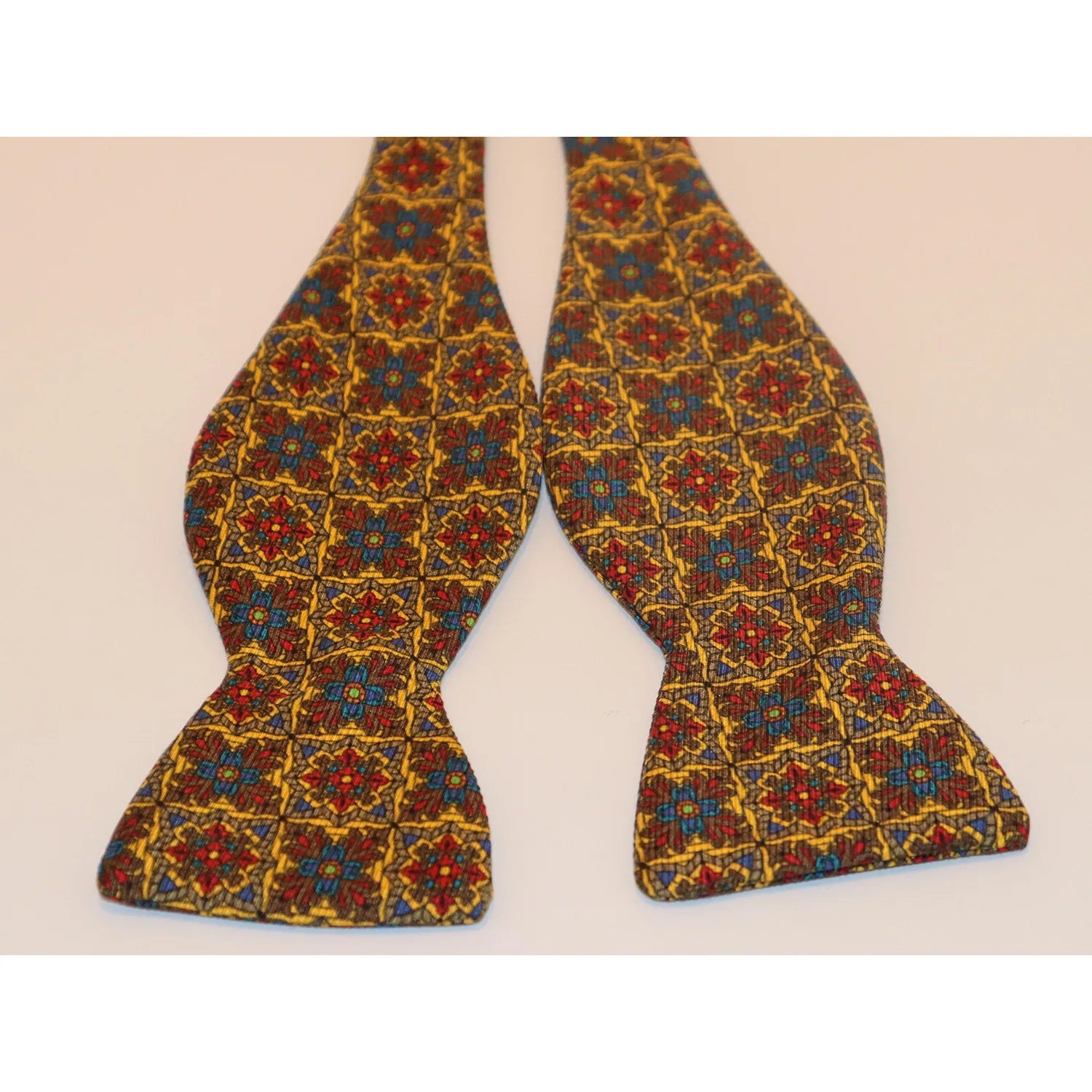 R. Hanauer Bow Tie - Yellow Paisley Sporty Men's Athleisure 