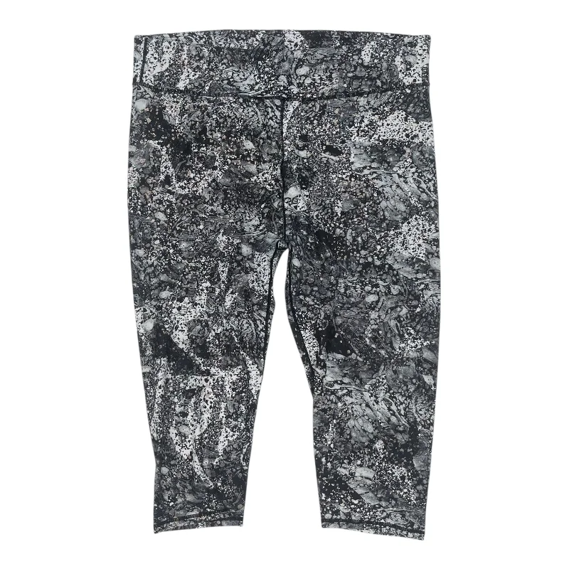 Athletic Leggings Capris By Fabletics In Black & White, Size:3X Unique Men's Upcycled