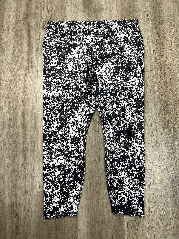 Athletic Leggings By Fabletics In Black & White, Size: 1x Relaxed Men's Beach