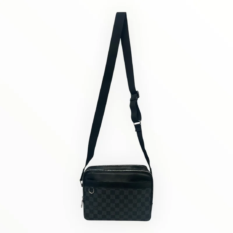 LOUIS VUITTON/Cross Body Bag/FREE/Gingham Check/Leather/BLK/DAMIER GRAPHITE CROSSBODY Elegant Men's Cashmere