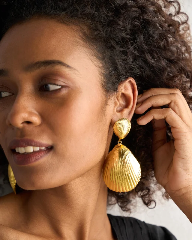 Fan Shell Earrings - Gold Tough Men's Tactical